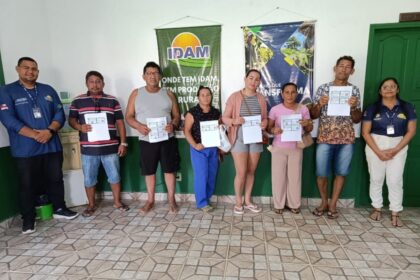 Em Envira, Idam atende 60 pescadores artesanais com a emissão de CAFs