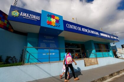 Após um mês de funcionamento, governador Roberto Cidade destaca mais de 900 atendimentos realizados no Juventude TEA