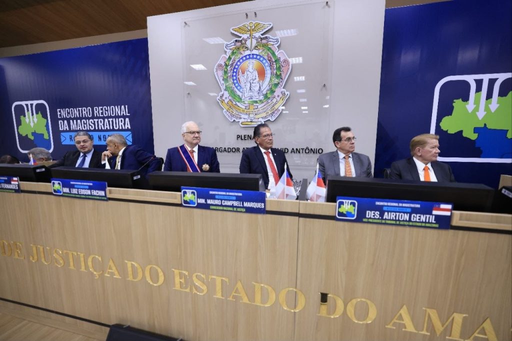 Durante encontro regional da magistratura, governador Roberto Cidade destaca união entre os poderes para o desenvolvimento da Amazônia