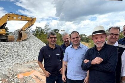 Ao lado do presidente Lula, governador Roberto Cidade defende pavimentação da BR-319 para integração e desenvolvimento da região Norte