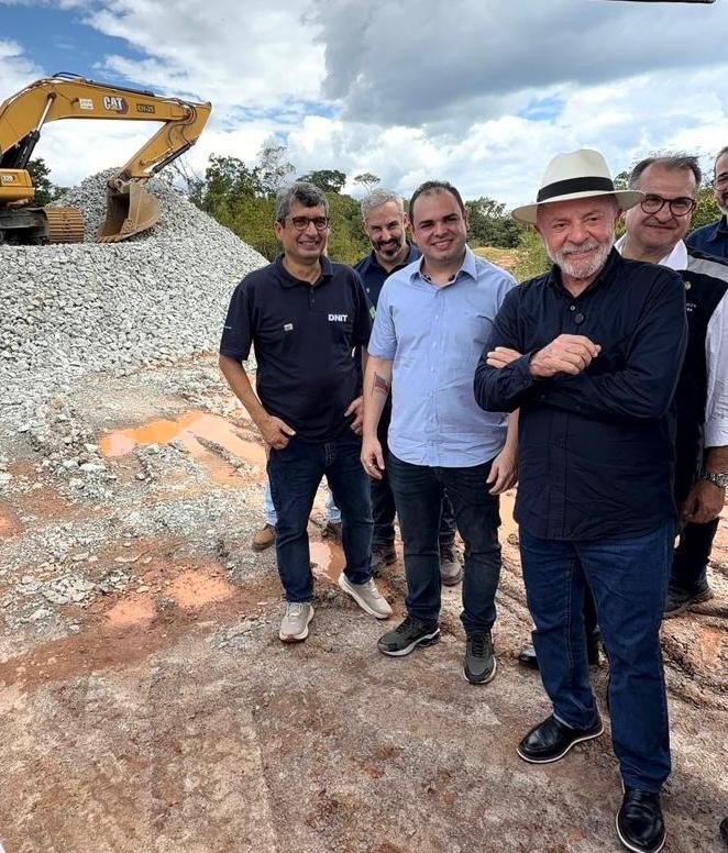 Ao lado do presidente Lula, governador Roberto Cidade defende pavimentação da BR-319 para integração e desenvolvimento da região Norte