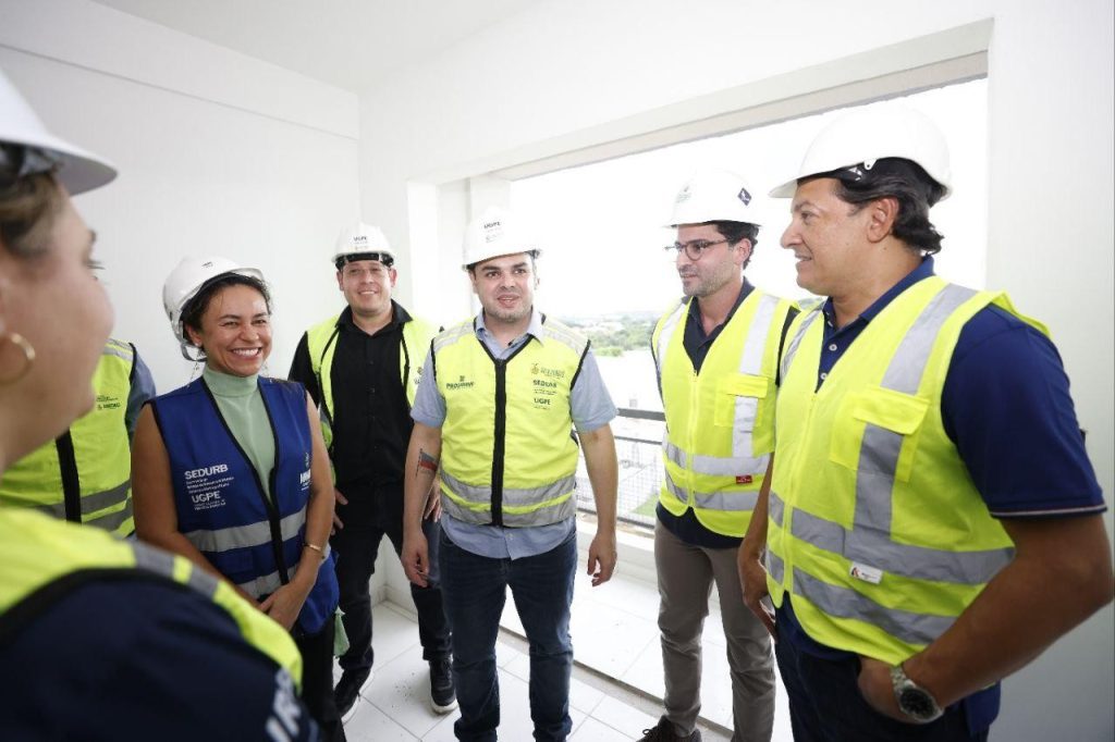 Governador Roberto Cidade vistoria avanço das obras do Residencial Novo Aleixo, na zona norte de Manaus