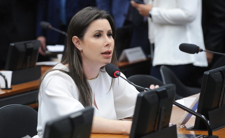 Projeto na Câmara propõe dedução de gastos com vacinas no Imposto de Renda da Pessoa Física para inclusão na base de cálculo