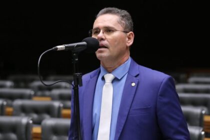 Câmara aprova regra que restringe a entrada de estrangeiros sem documentação válida e preserva pedidos de refúgio