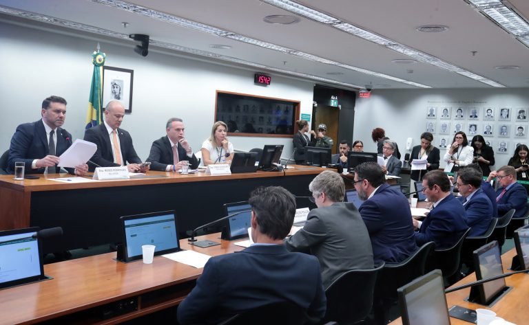 Conselho de Ética e Decoro Parlamentar analisa suspensão de três deputados pela ocupação do Plenário Ulysses Guimarães