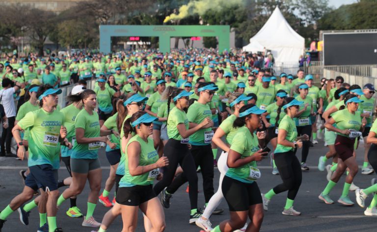 Corrida da Câmara reúne cerca de 6 mil pessoas na Esplanada dos Ministérios em evento da Câmara dos Deputados