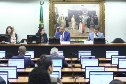Comissão de Constituição e Justiça adia votação sobre redução da maioridade penal para 16 anos após pedido de vista