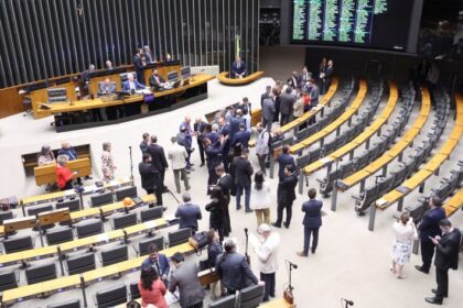 Câmara pode votar projeto sobre transtornos do neurodesenvolvimento e outras propostas de saúde na primeira semana de junho