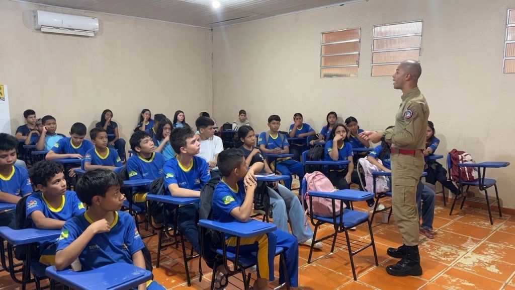 Primeira semana de atividades do Plano de Educação Ambiental do CBMAM capacitou 900 alunos e professores de sete municípios
