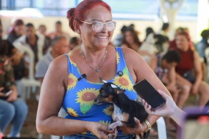 “Para mim está sendo ótimo”, diz moradora do bairro Zumbi dos Palmares sobre os serviços do Governo Presente