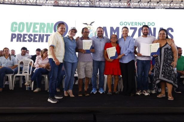 Governador Roberto Cidade acompanha serviços e entregas do Governo Presente para zona oeste de Manaus