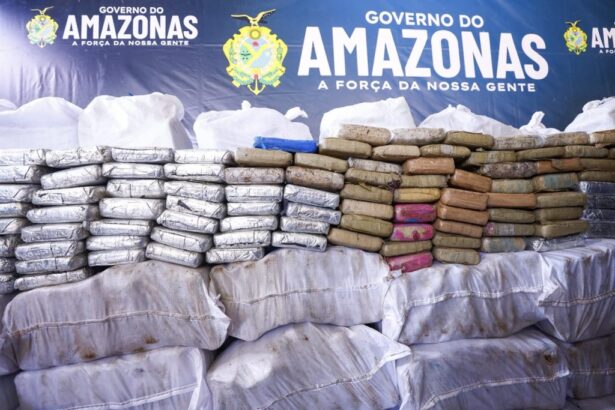Governo Roberto Cidade apresenta resultados da operação Segurança Presente que apreendeu mais de duas toneladas de drogas em Coari