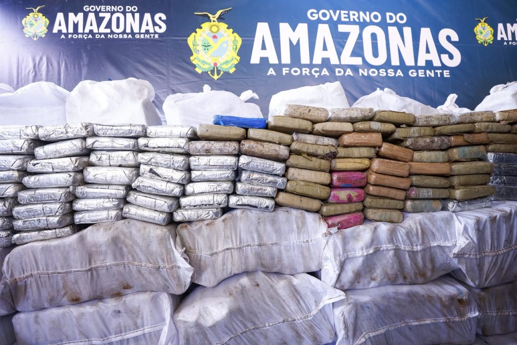 Governo Roberto Cidade apresenta resultados da operação Segurança Presente que apreendeu mais de duas toneladas de drogas em Coari