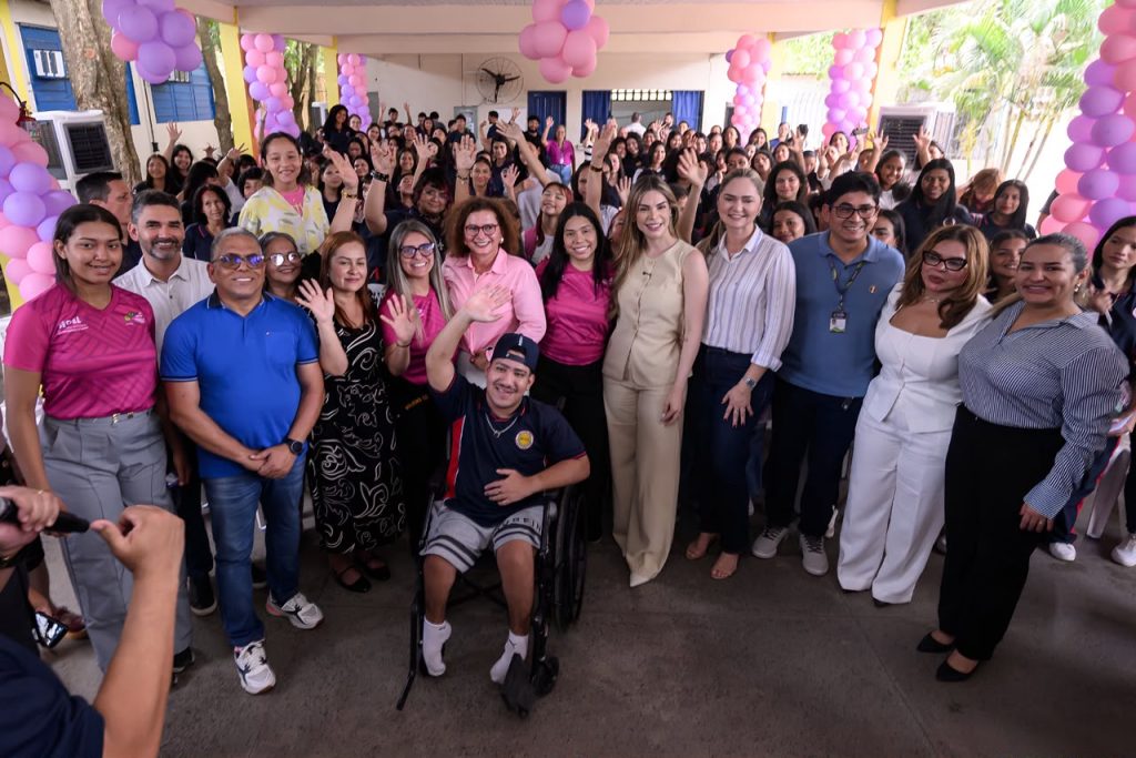Primeira-dama Thaisa Cidade fortalece ação integrada de Dignidade Menstrual e proteção infantojuvenil para estudantes da zona leste