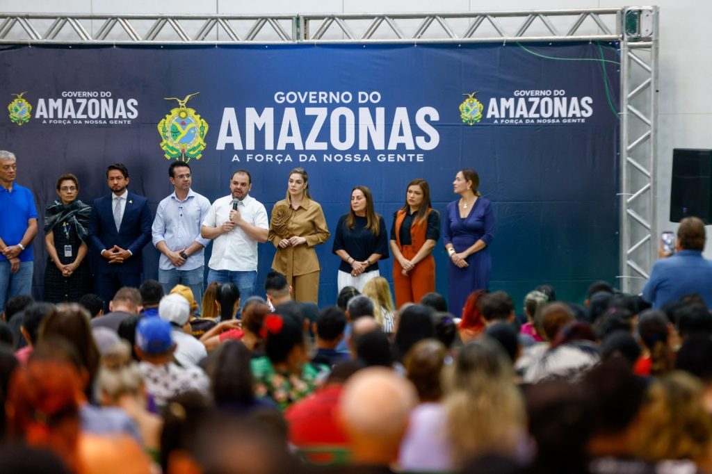 Governador Roberto Cidade entrega 2,1 mil óculos de grau e avança com saúde oftalmológica no estado