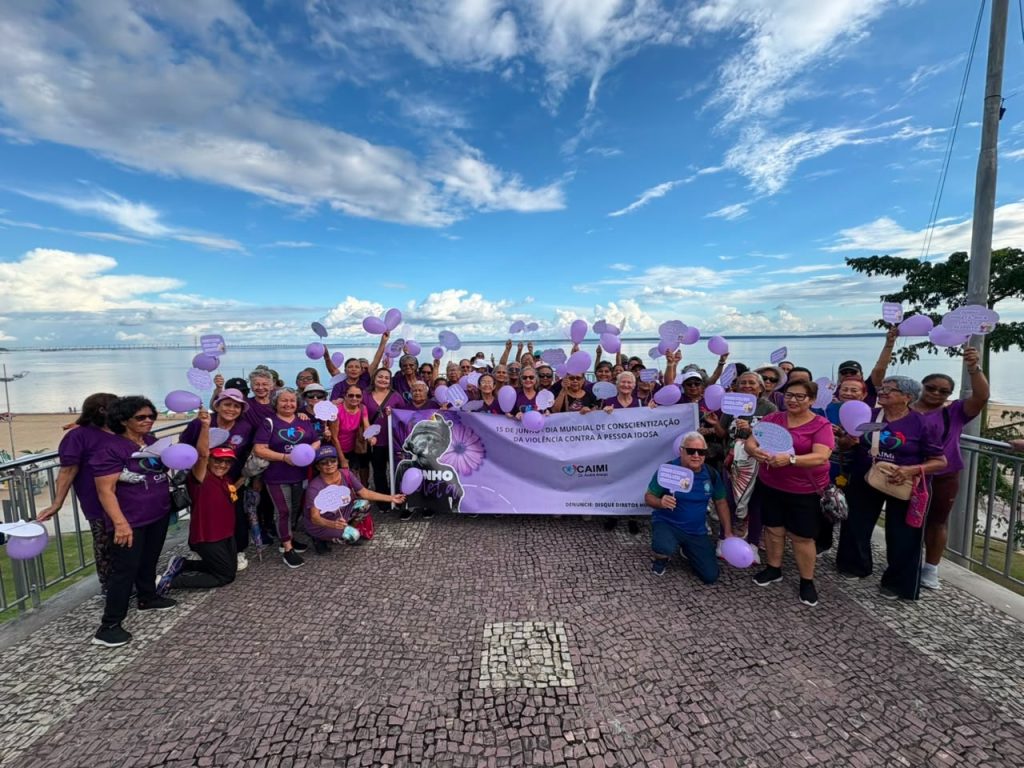 Junho Violeta: SES-AM realiza ação de conscientização contra a violência à pessoa idosa na zona oeste