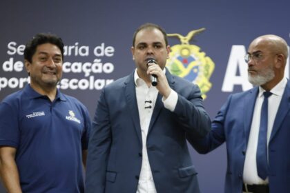 Governador Roberto Cidade garante reajuste da data-base para servidores da Educação e projeta pagamento do Fundeb