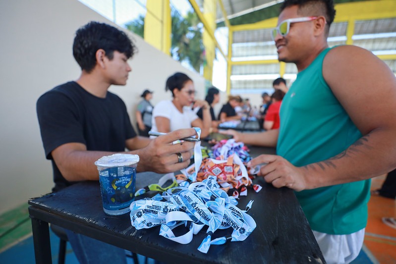 Festival de Parintins 2026: Governo do Amazonas inicia troca de alimentos por pulseiras para a Festa dos Visitantes