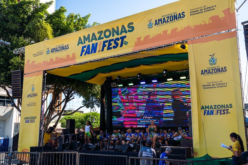 Amazonas Fan Fest reúne torcida para transmissão do jogo Brasil e Escócia no Largo de São Sebastião, nesta quarta-feira