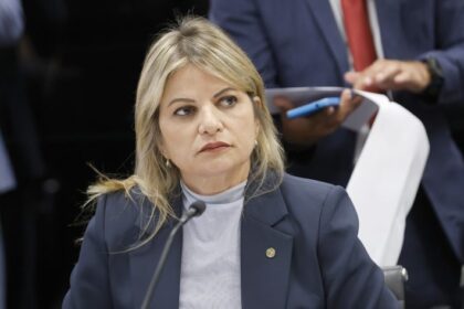 Câmara aprova projeto para criar programa de capacitação sobre direitos da mulher e inclusão no currículo