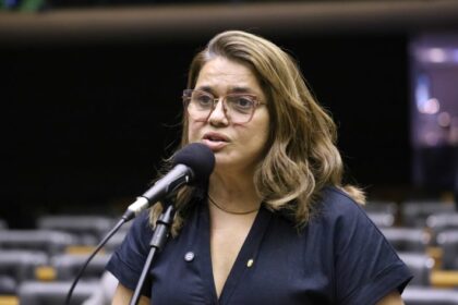 Câmara aprova projeto que proíbe publicidade sexual em eventos esportivos e transmissões para proteger público infantojuvenil