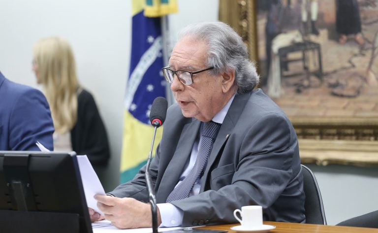 CCJ aprova notificação compulsória do distúrbio vocal relacionado ao trabalho visando proteção de profissionais