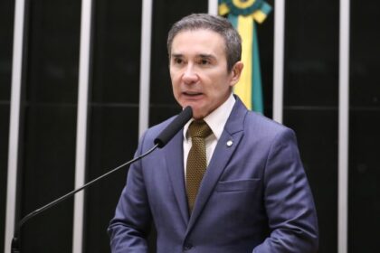 Câmara aprova projeto que cria cursos gratuitos de extensão em Libras em universidades e institutos federais e estabelece Selo de Inclusão