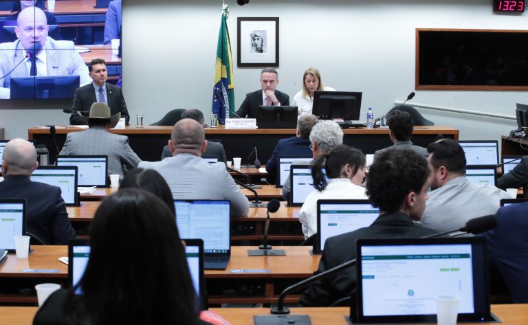 Conselho de Ética e Decoro Parlamentar pode votar suspensão de mandato de Marcos Pollon e avaliar vários pareceres nesta terça 9