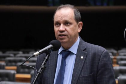 Câmara aprova texto que regula controle de substâncias e estruturas que ferem animais nas cidades