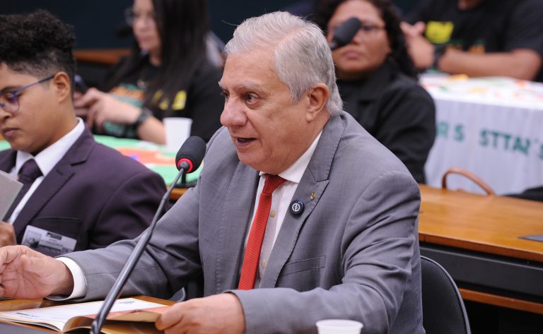 Câmara aprova projeto que cria Política Nacional Integrada da Primeira Infância como lei federal para garantir continuidade das ações