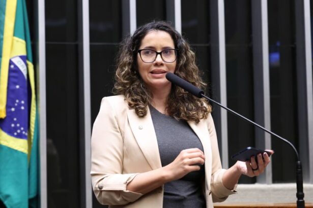 Câmara aprova projeto que obriga emissão de atestado para acompanhamento de criança doente e prevê licença de até 14 dias
