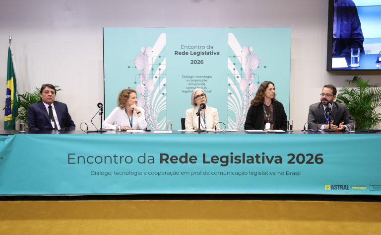 Rede Legislativa de Rádio amplia rede para 30 emissoras e discute implantação da TV 3.0 no seminário da Câmara dos Deputados