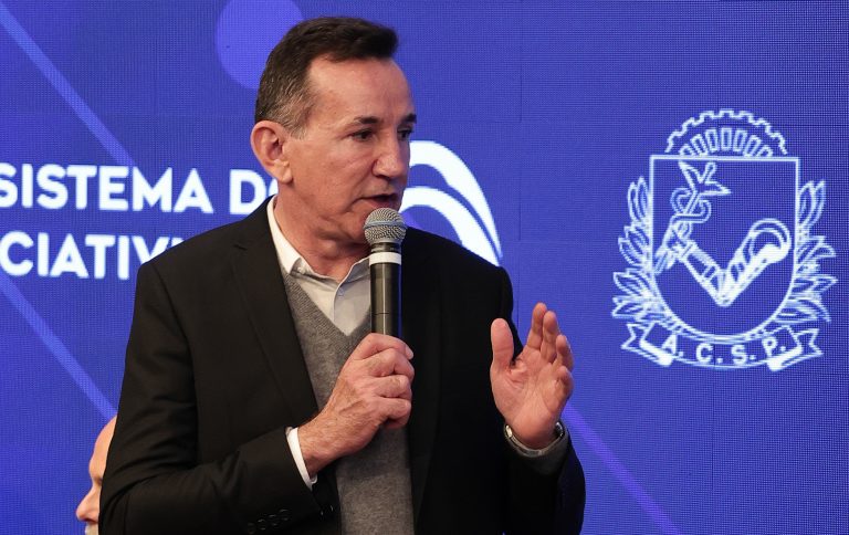 Relator propõe atualização do Simples Nacional e isenção previdenciária patronal por dois anos para mitigar mudanças