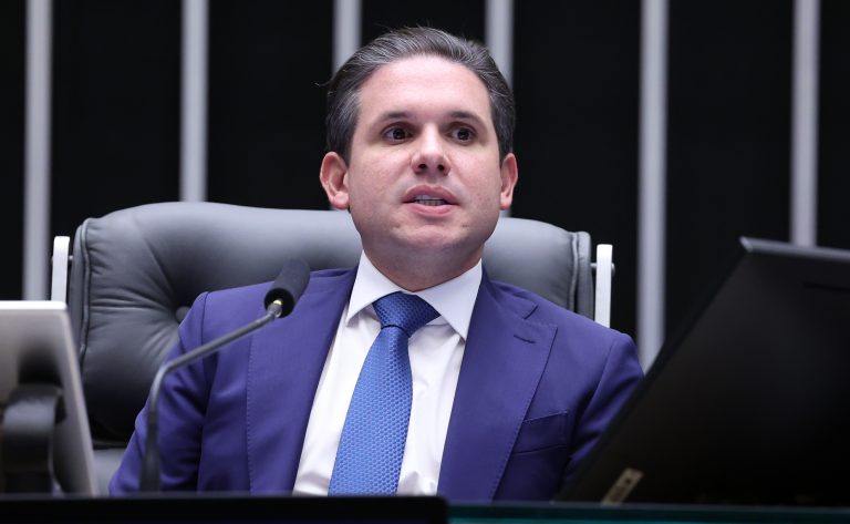 Hugo Motta reúne setores agropecuário e sucroenergético para debater apoio a produtores rurais e redução de impostos sobre combustíveis