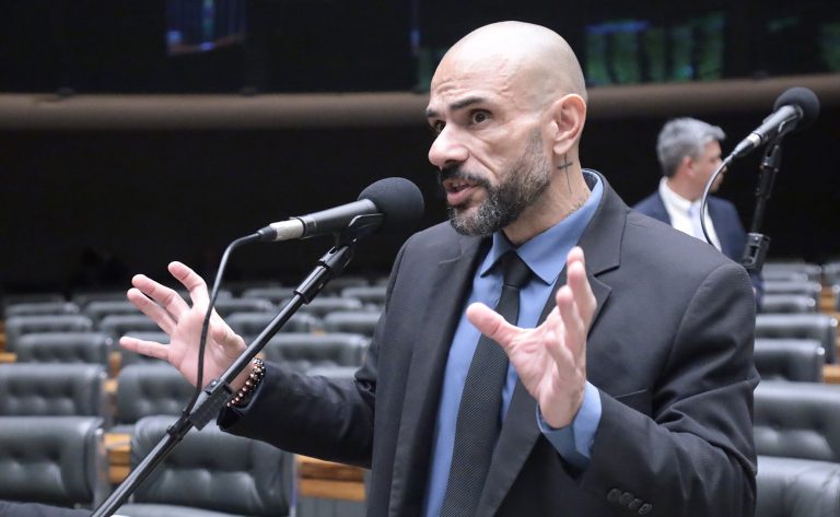 Câmara aprova medidas para reforçar a segurança de motoristas de aplicativo e exige ferramentas das plataformas