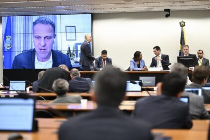 Comissão Mista de Orçamento aprova crédito orçamentário de R$ 13,3 bilhões para 2026
