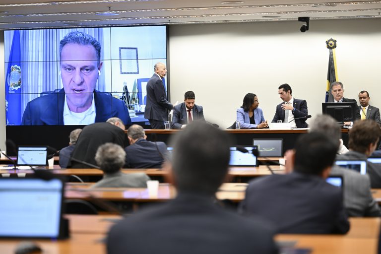 Comissão Mista de Orçamento aprova crédito orçamentário de R$ 13,3 bilhões para 2026
