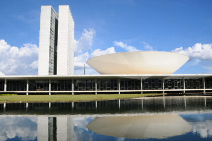 Projeto de lei na Câmara garante direito ao parto normal com analgesia peridural e prevê capacitação profissional