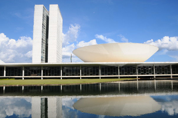Projeto de Lei 207/26 propõe pensão provisória para mulheres vítimas de violência doméstica e tentativa de feminicídio