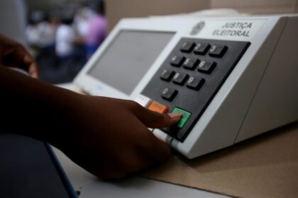 Câmara aprova minirreforma eleitoral de 2026 que altera multas, fundos e regras de mensagens eleitorais
