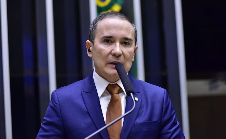 Câmara aprova projeto que exige pesquisas nacionais sobre cuidadores familiares a cada quatro anos