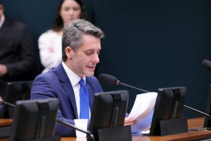 Câmara aprova prioridade em capacitação para cuidadores de pessoas com deficiência em programas federais