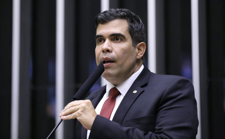 Câmara aprova projeto que autoriza municípios inadimplentes manter convênios com a União, se regularizarem pendências