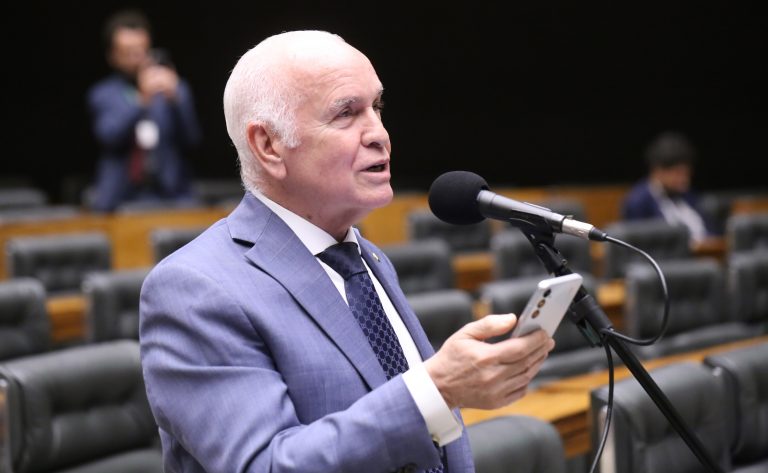 Projeto de Lei 107/26 propõe Política Nacional da Longevidade para pessoas com 60 anos ou mais e cria comissão e sistema de dados