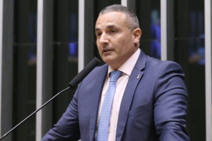 Câmara aprova PL que criminaliza transmissão de treinamento operacional para facções e prevê pena de reclusão
