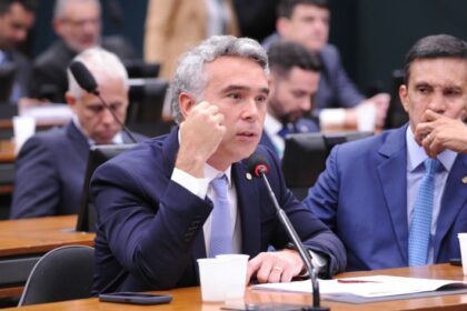 Comissão da Câmara aprova regras sobre insalubridade na educação e obrigações às escolas