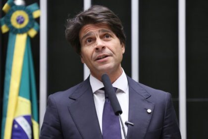 Câmara analisa projeto que regula suplementos alimentares com regras para produção, rotulagem e fiscalização