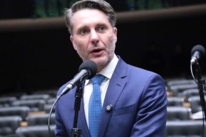 Câmara aprova projeto que veda discriminação contra pessoas com transtorno do espectro autista e encaminha texto ao Senado