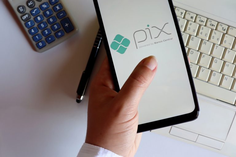 Presidente sanciona Lei 15.479/26 que institui o Pix Pensão e regula transferências automáticas